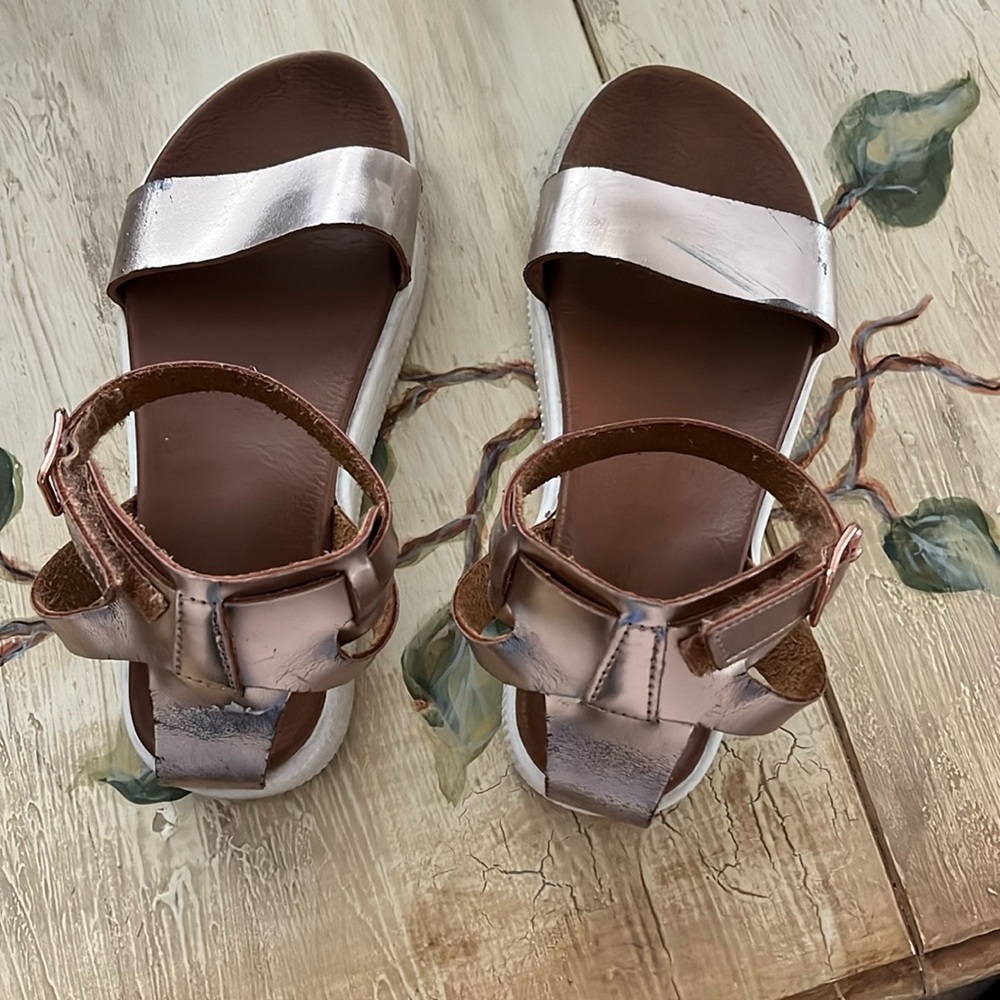 ❤️ 6 for 20 ❤️MIA Girls Sandals size 1